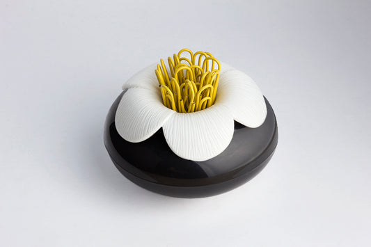 Paper bear shop blossom magnetic pin holder